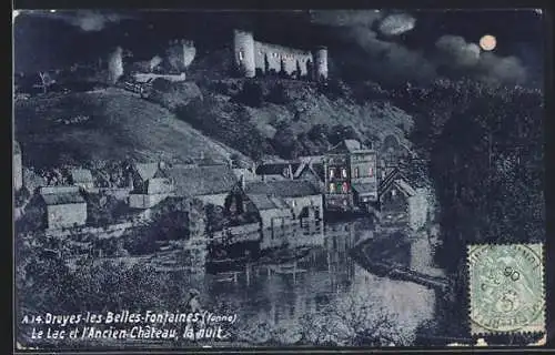 AK Druyes-les-Belles-Fontaines, Le lac et l`ancien château, la nuit