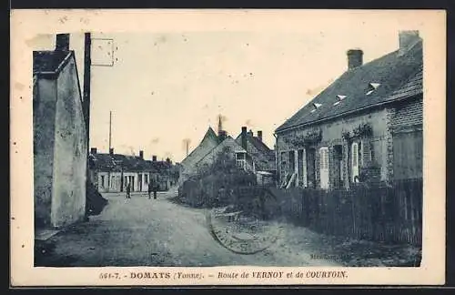 AK Domats /Yonne, Route de Vernoy et de Courtoin