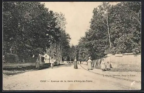 AK Cusy, Avenue de la Gare d`Ancy-le-Franc, scène de rue animée