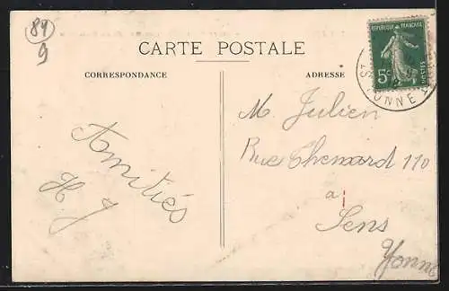 AK Saint-Julien-du-Sault, Place de la Mairie et Rue de l`Hôtel-Dieu