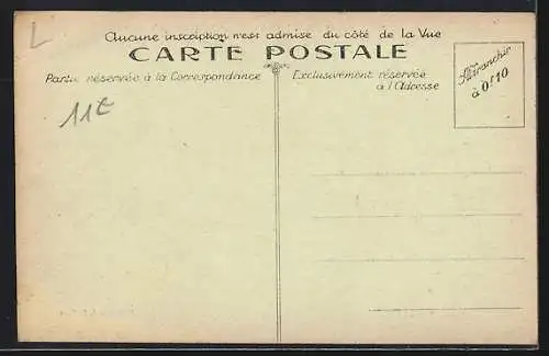 AK Saint-Julien-du-Sault, L`Avenue de la Gare avec café et passants
