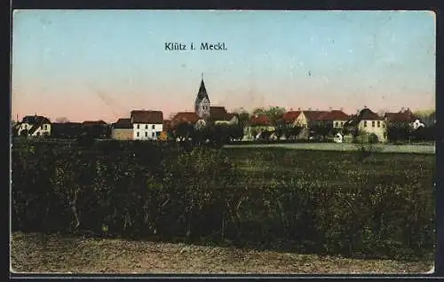 AK Klütz i. Meckl., Ortspartie mit Kirche