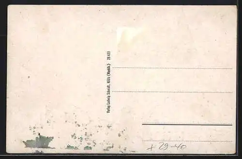 Goldfenster-AK Klütz i. Meckl., Kirche mit leuchtenden Fenstern am Marktplatz