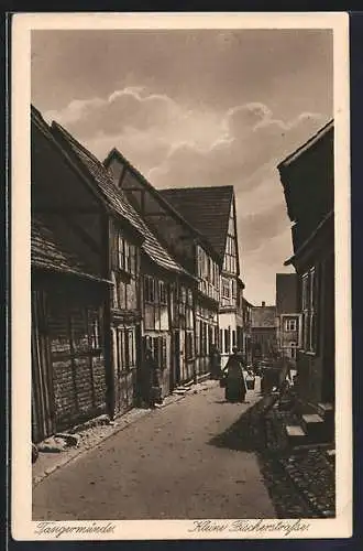 AK Tangermünde, Wasserträgerin auf der kleinen Fischerstrasse
