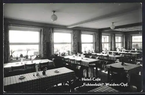 AK Weiden /Opf., Hotel-Cafe Fichtenbühl, Innenansicht