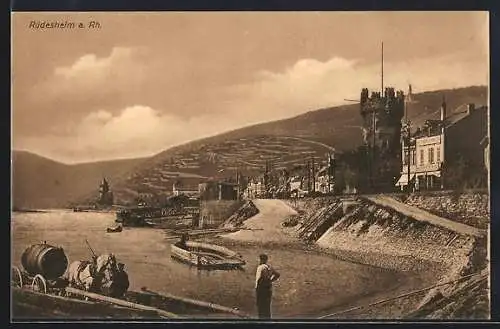 AK Rüdesheim a. Rh., Flusspartie mit Blick zum Turm