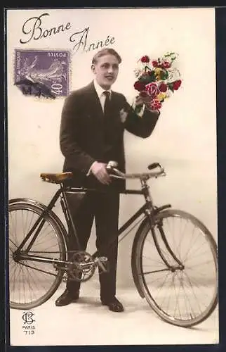 AK Mann mit Fahrrad und Blumen