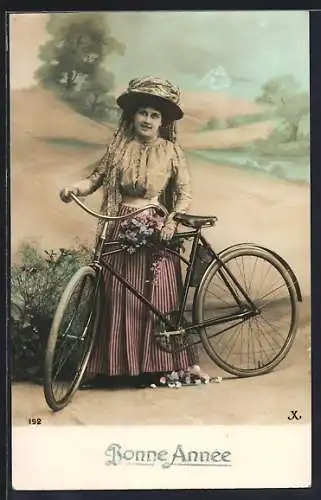 AK Dame mit ihrem Fahrrad