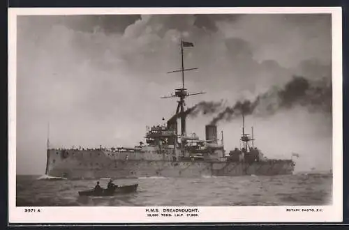 AK H.M.S. Dreadnought in voller Fahrt, Kriegsschiff