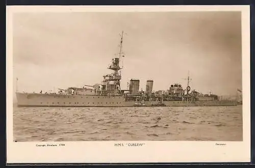 AK Kriegsschiff HMS Curlew auf See