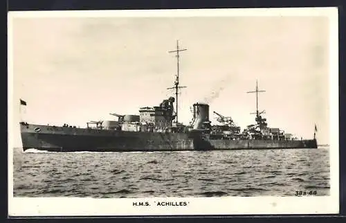 AK Kriegsschiff HMS Achilles, bei voller Fahrt