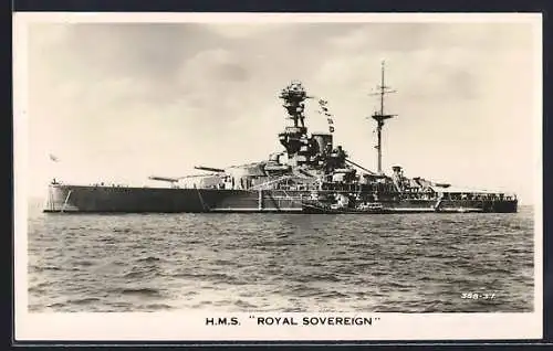 AK Kriegsschiff HMS Royal Sovereign auf See