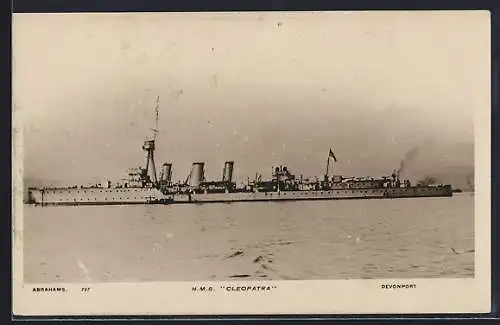 AK Kriegsschiff HMS Cleopatra auf See