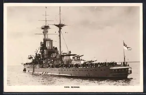 AK Kriegsschiff HMS Revenge auf See