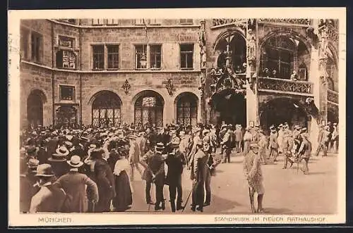 AK München, Standmusik im neuen Rathaushof