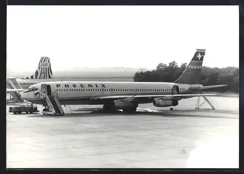 Fotografie Flugzeug Boeing 707, Passagierjet der Phoenix Fluggesellschaft, HB-IEG
