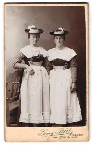 Fotografie Georg Pöltl, Miesbach, Zwei Frauen in Tracht