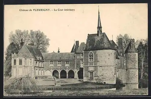 AK Fleurigny, Château de Fleurigny, La Cour intérieure
