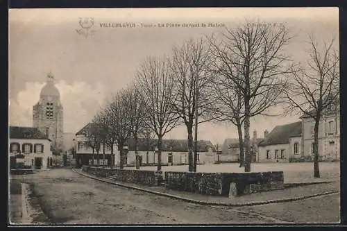 AK Villeblevin /Yonne, La Place devant la Mairie