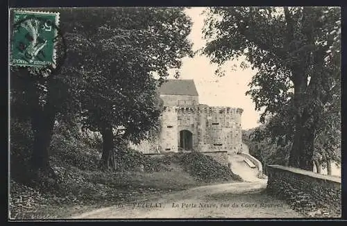 AK Vezelay, La Porte Neuve vue du Cours Bottentuit