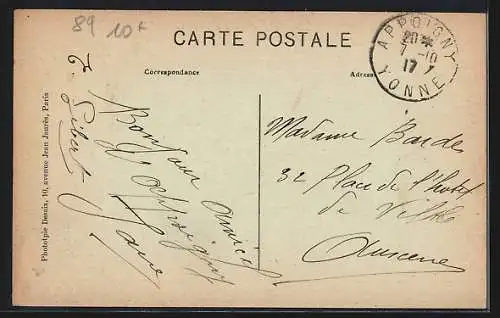 AK Appoigny, Vue Générale avec un enfant jouant dans un champ devant le village