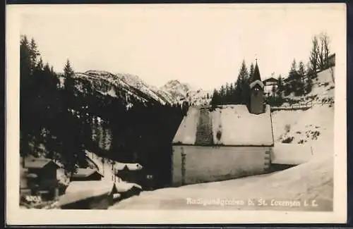 AK St. Lorenzen im Lesachtal, Radigundgraben mit Kirche im Winter