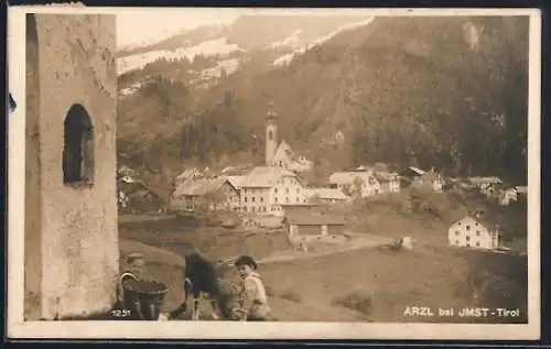 AK Arzl bei Imst, Ortsansicht aus der Vogelschau, Kinder