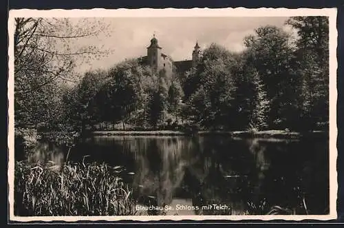 AK Glauchau /Sa, Schloss mit Teich