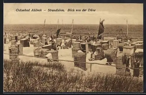 AK Ahlbeck / Ostseebad, Strandleben, Blick von der Düne