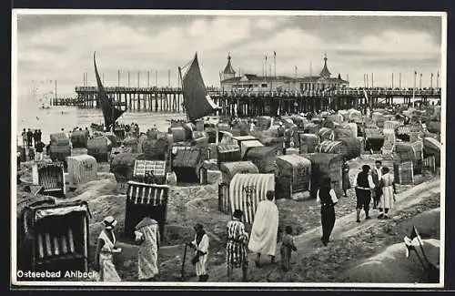 AK Ahlbeck / Ostsee, Strandansicht mit Seebrücke