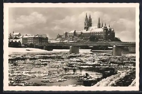 AK Meissen /Sa., Flusspartie mit Brücke und Blick auf dem Dom im Winter