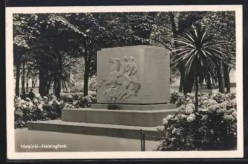 AK Helsinki, Denkmal im Park