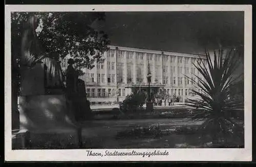 AK Thorn / Torun, Stadtverwaltungsgebäude mit Beleuchtung