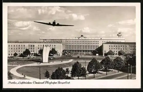 AK Berlin, Luftbrücken-Denkmal am Flughafen Tempelhof