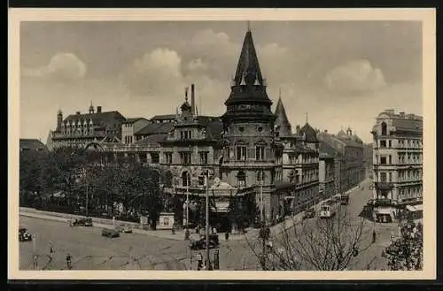 AK München, Gasthaus Löwenbräu-Keller M. Piser mit Kreuzung u. Strassenbahn aus der Vogelschau