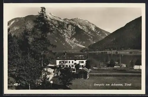 AK Achenkirch, Gasthaus Seespitz am Achensee, Ansicht mit See u. Bergen