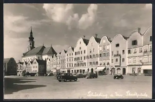 AK Schärding a. Inn, Stadtplatz mit Geschäften und Kirche