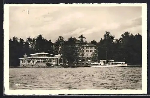 AK Krumpendorf am Wörthersee, Dampfer am Terrassenhotel