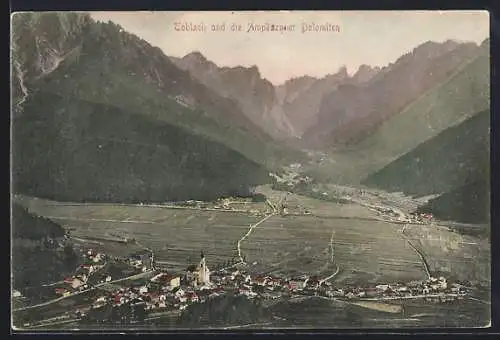 AK Toblach, Ortsansicht mit den Ampezzaner Dolomiten