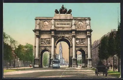 AK München, Strassenbahn unter dem Siegestor