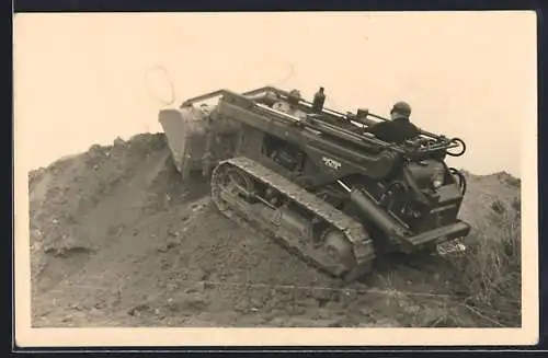 Foto-AK Bucyrus Eric Raupe schaufelt Erde