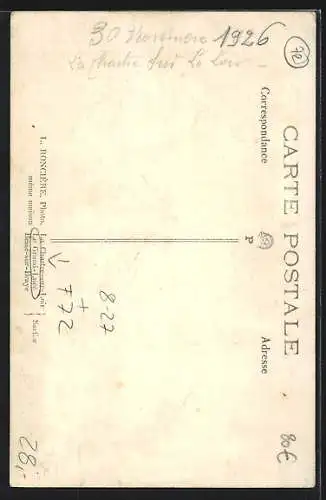 AK Le Grand-Lucé, Fleischer mit einem Schwein