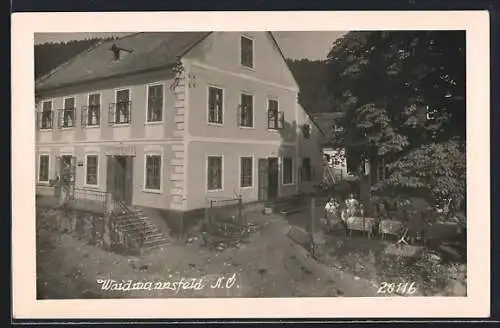 AK Waidmannsfeld /N. Ö., Gasthaus von Mathias Berger mit Garten