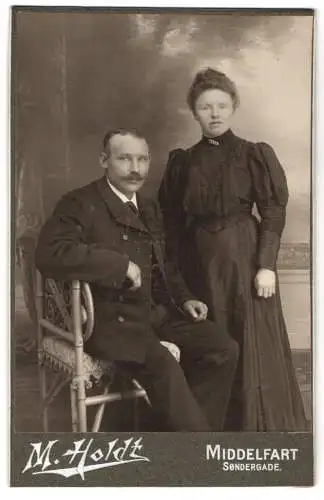 Fotografie M. Holdt, Middelfart, Søndergade, Porträt eines Paares