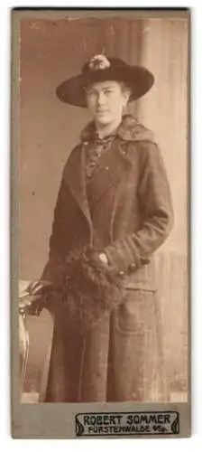 Fotografie Robert Sommer, Fürstenwalde, Müncheberger Str. 9, Elegante Dame mit Hut