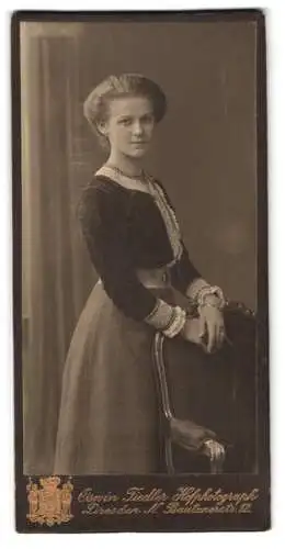 Fotografie Arwin Fiedler, Dresden, Bautznerstrasse 12, Elegante junge Frau