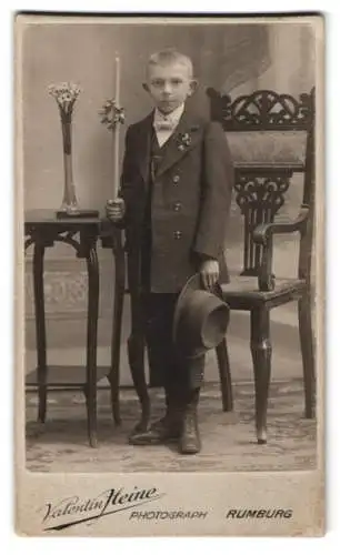 Fotografie Valentin Heine, Rumburg, Klostergasse 13, Porträt eines Jungen mit Hut