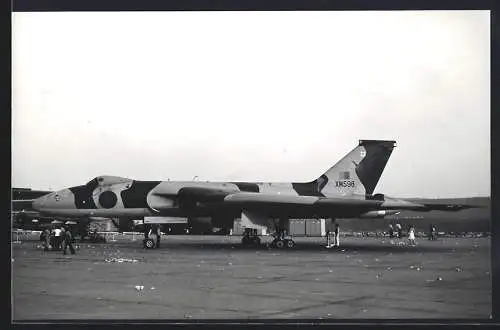 Fotografie Flugzeug Avro Vulcan Jasta Kampfjet Kennung XM598