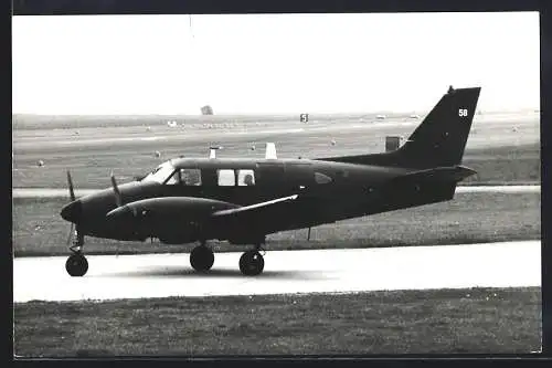 Fotografie Flugzeug Niederdecker, militärisches Verbindungsflugzeug Kennung 58