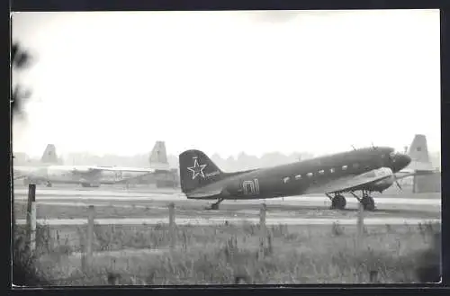 Fotografie Flugzeug Lissunow Li-2 der Sowjetunion Kennung 